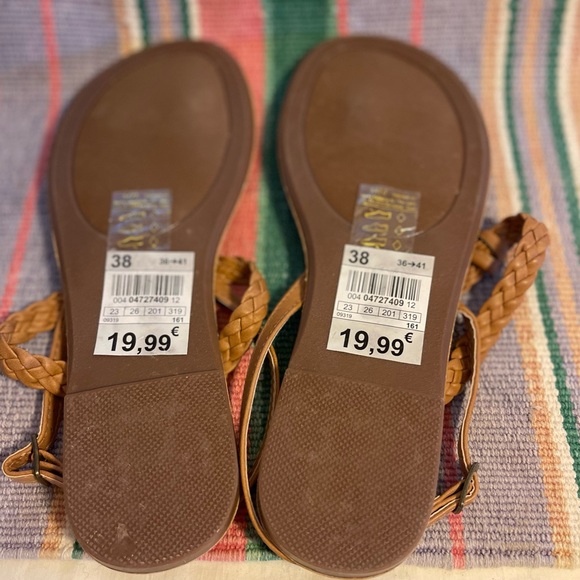 Creeks braided thong sandal. Size 38 New with tags. - Picture 3 of 6